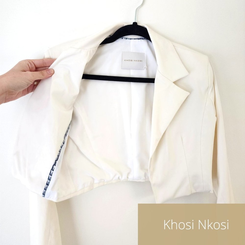 Women's Elegant Formal Cropped Blazer in Ivory, Size M
